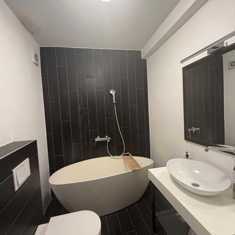 Stylish 1BR apartment with balcony in Sarajevo - Apartman s 1 Spavaćom Sobom i Balkonom - 10