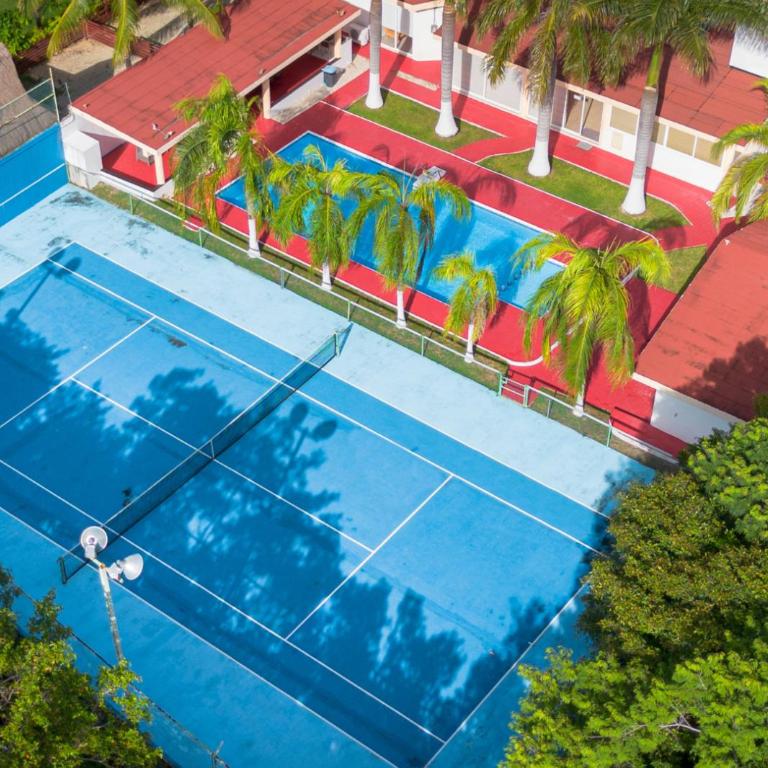 Private Villa with Pool and Tennis Court, 7 BR - Casa de 7 dormitorios - 7