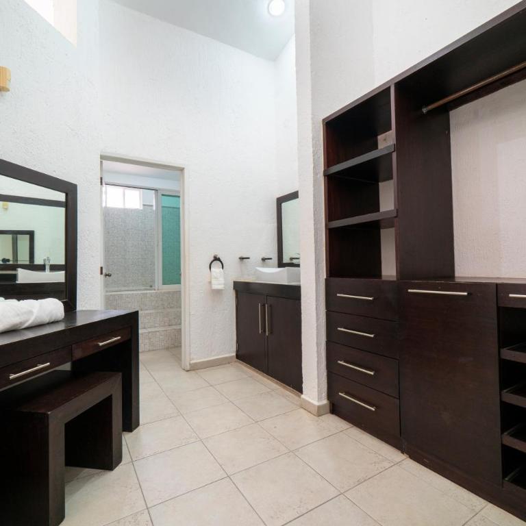 Private Villa with Pool and Tennis Court, 7 BR - Casa de 7 dormitorios - 46