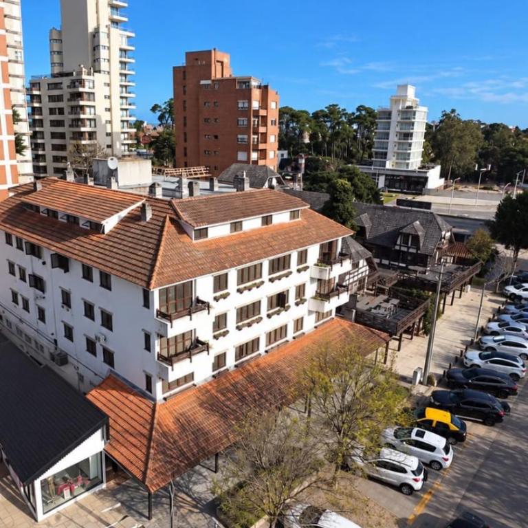Pinacon - Two-Bedroom Apartment - 1