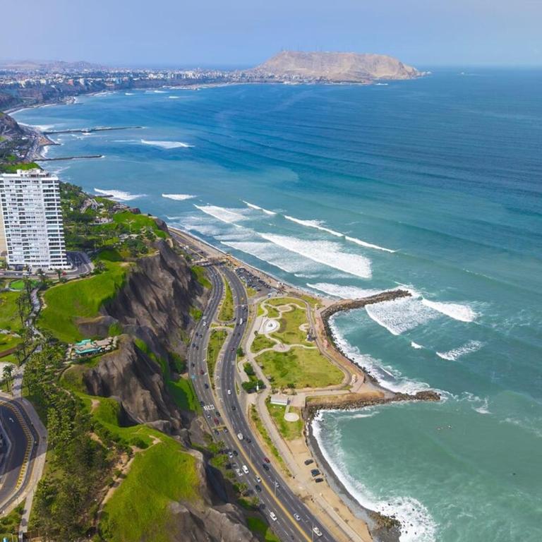 Moderno depa 2 habitaciones con cochera cerca al parque María Reiche Miraflores - Apartamento de 2 dormitorios - 17