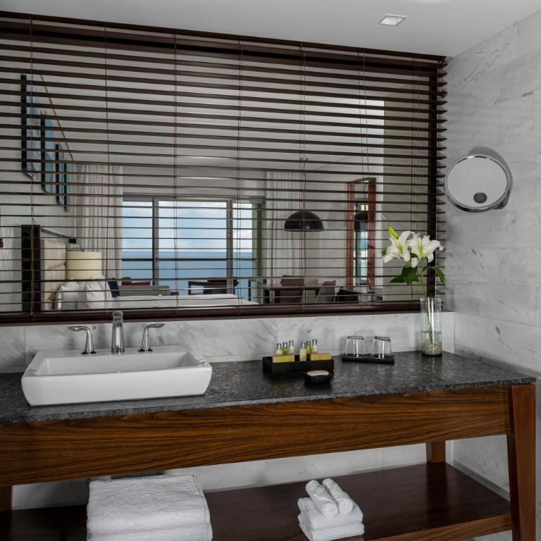 Hilton Vallarta Riviera All-Inclusive Resort,Puerto Vallarta - Suite Prémium con cama extragrande y bañera de hidromasaje - Frente al mar - 5