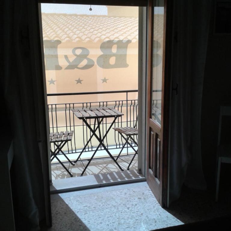 Il Sole del Mediterraneo - Camera Matrimoniale con Balcone - 3