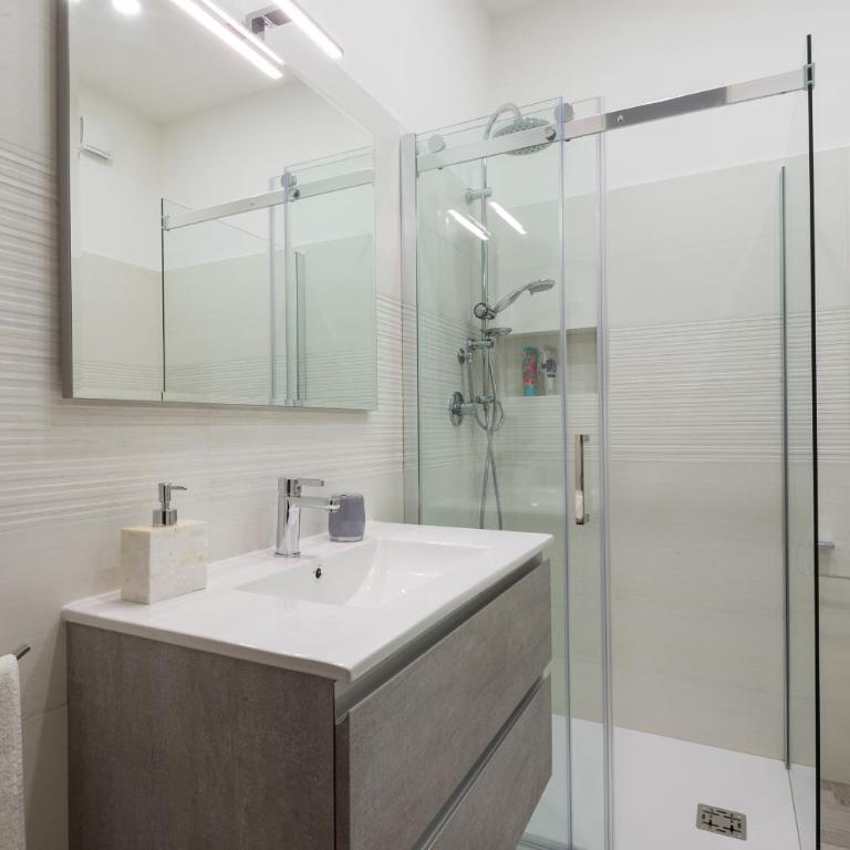 Termini Cattaneo Luxury Home - Appartamento con 3 Camere da Letto - 30