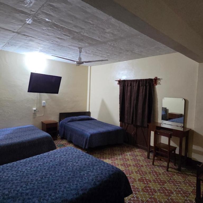 Hotel Guelaguetza Oaxaca - Triple Room with Balcony - 1