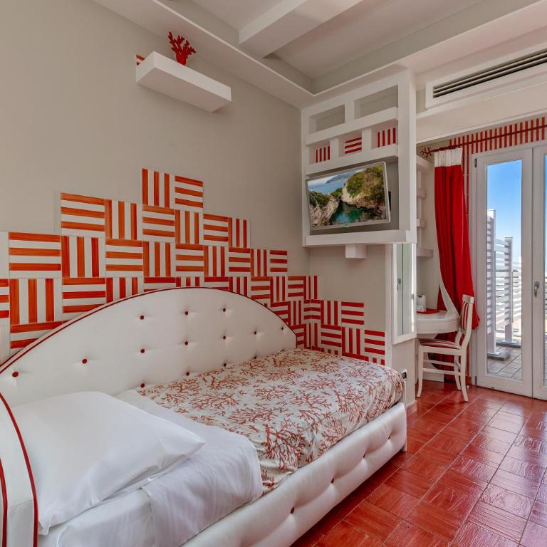 Hotel Prestige - Camera Singola con Vista Mare - 1