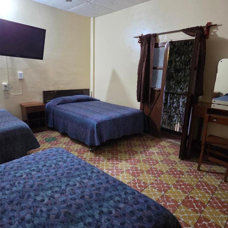 Hotel Guelaguetza Oaxaca - Triple Room with Balcony - 5