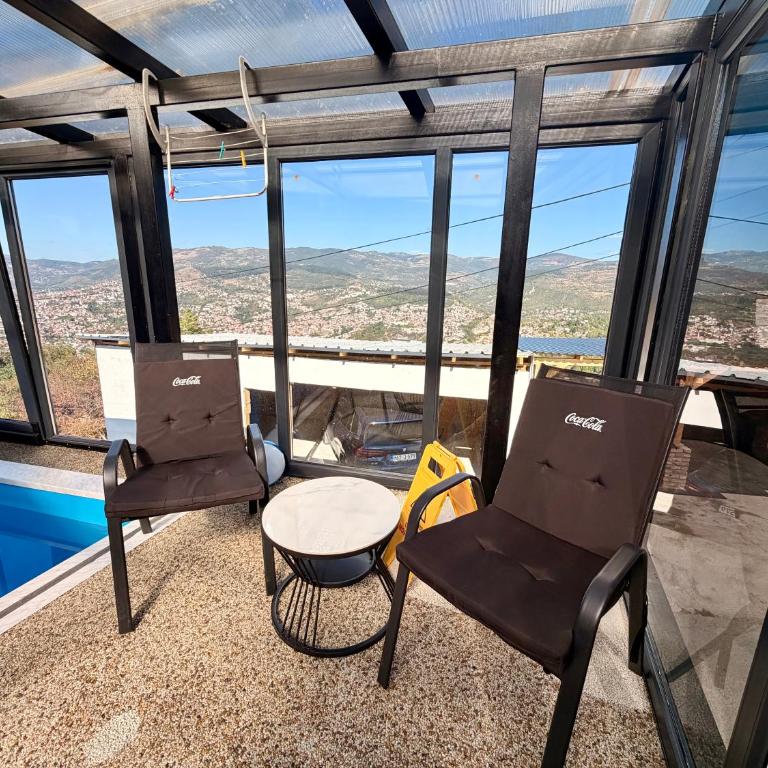 Sarajevo inside pool with view villa - Vila - 1
