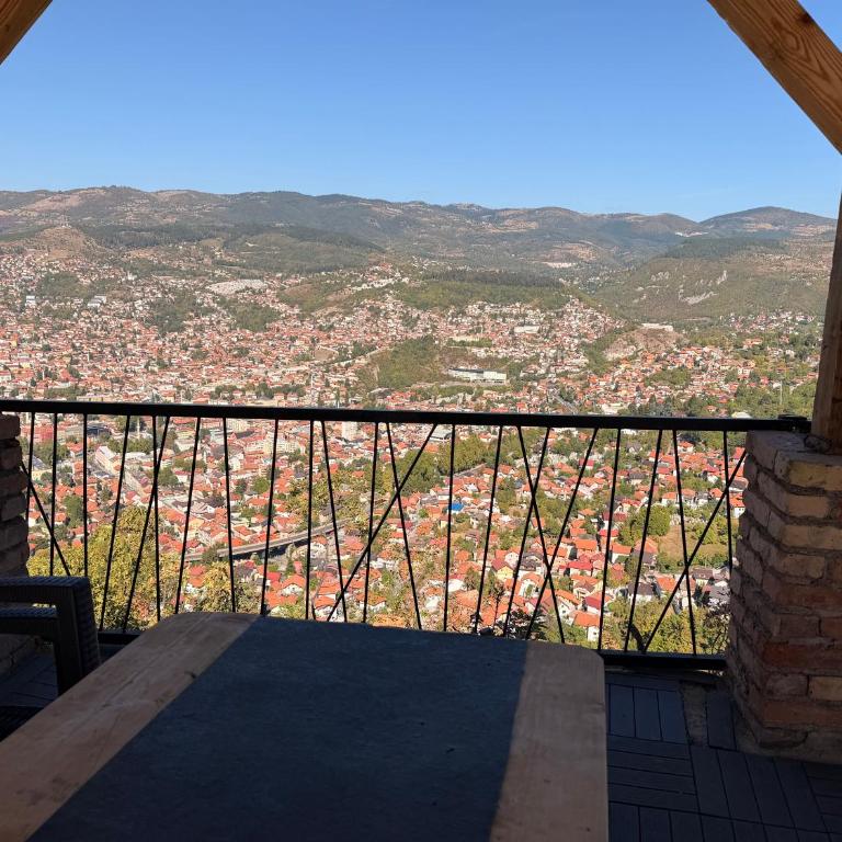 Sarajevo inside pool with view villa - Vila - 41