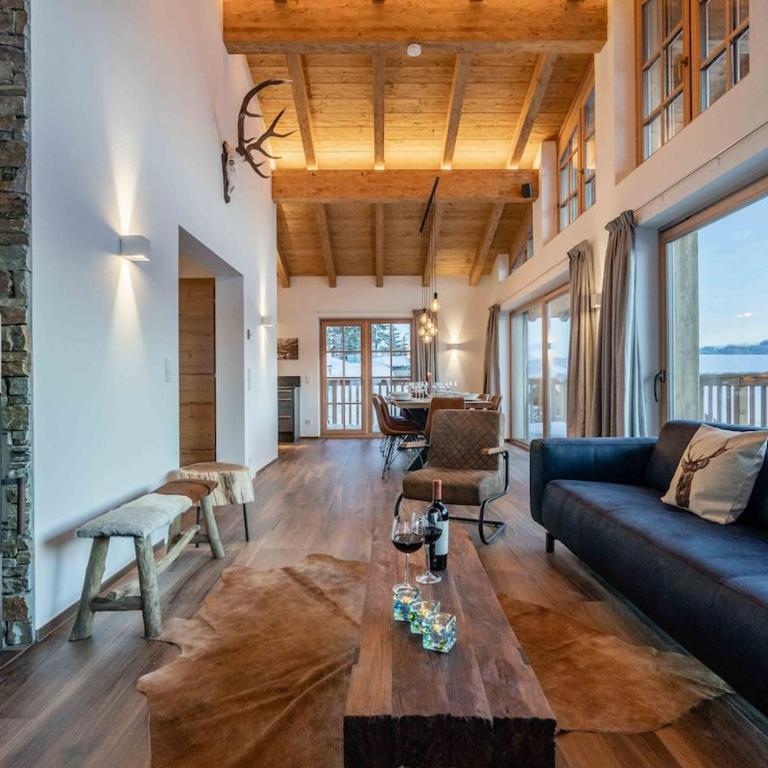 Dolomite Refuge Apartment with Balcony and Easy Slope Access - Appartement Deluxe - 57