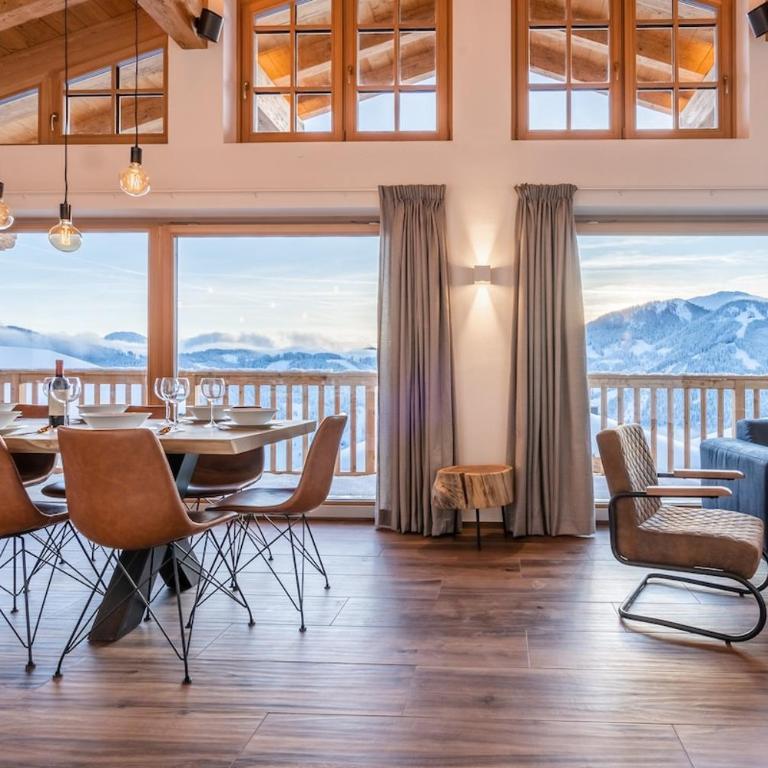 Dolomite Refuge Apartment with Balcony and Easy Slope Access - Appartement Deluxe - 56