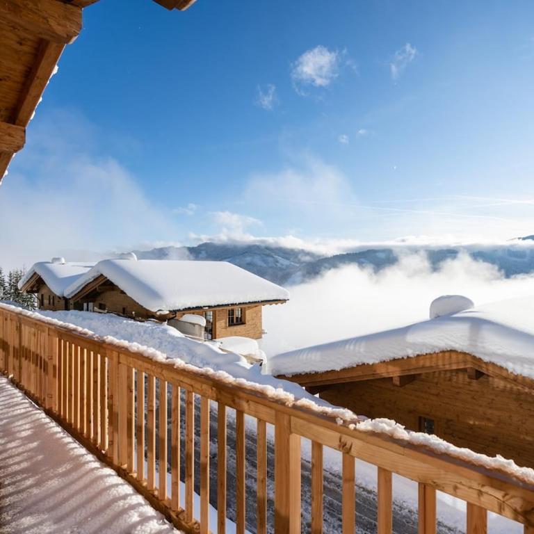 Dolomite Refuge Apartment with Balcony and Easy Slope Access - Appartement Deluxe - 51