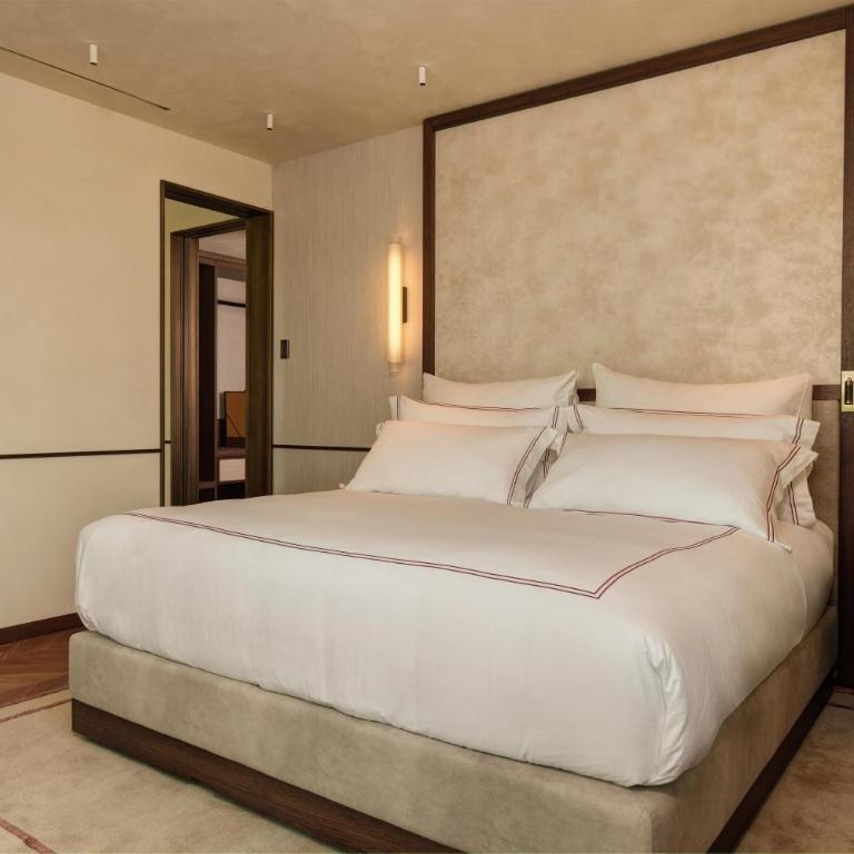 Palazzo Sanzio Rome, A Radisson Collection Hotel - Presidential Suite with Balcony -Tevere View - 2