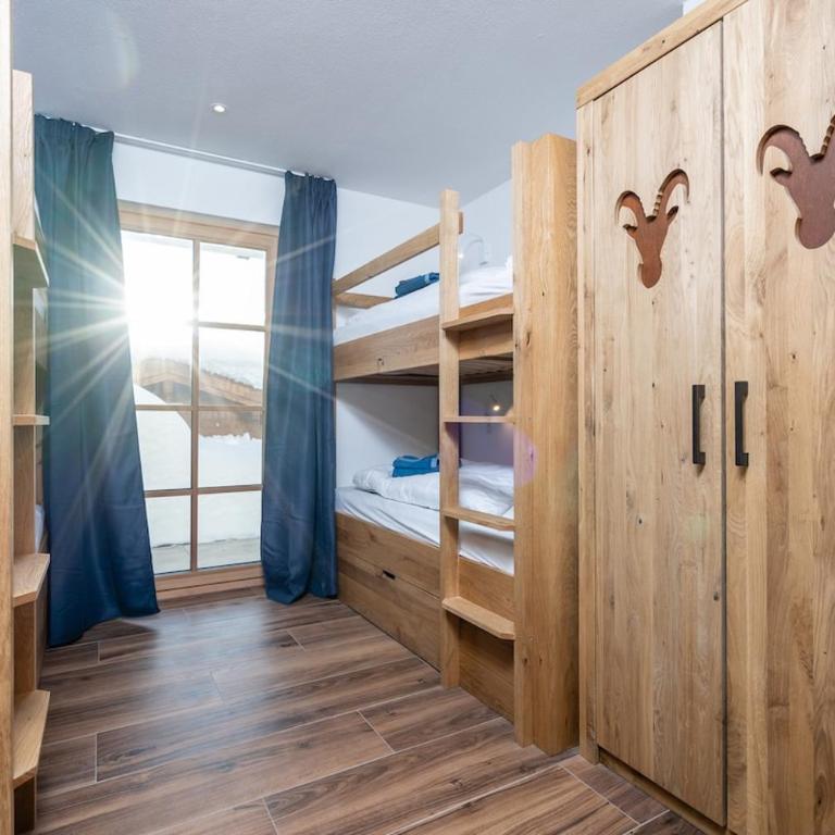 Dolomite Refuge Apartment with Balcony and Easy Slope Access - Appartement Deluxe - 27