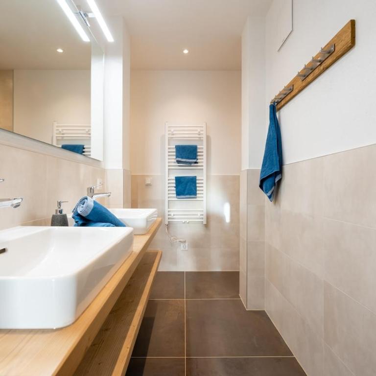 Dolomite Refuge Apartment with Balcony and Easy Slope Access - Appartement Deluxe - 23