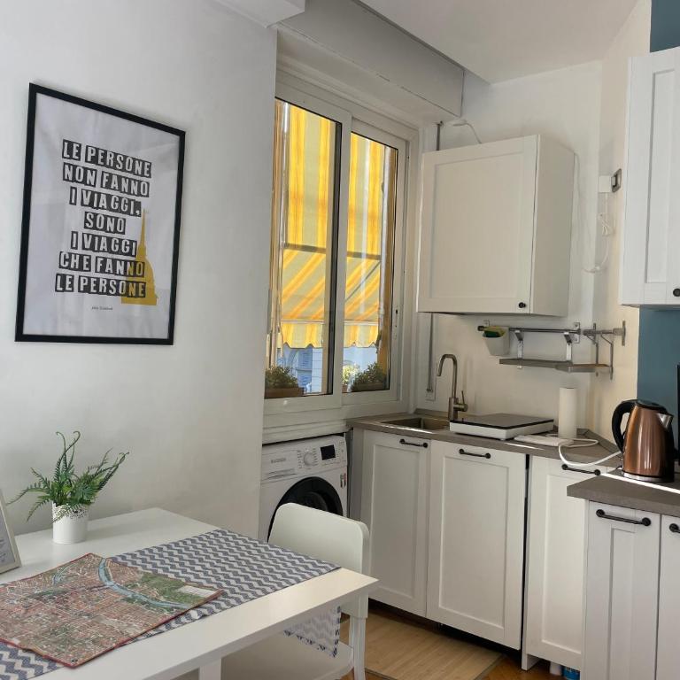 Torino Porta Nuova Cozy Balcony Apartment - Appartamento con 1 Camera da Letto - 14