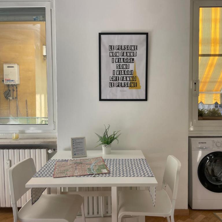 Torino Porta Nuova Cozy Balcony Apartment - Appartamento con 1 Camera da Letto - 17