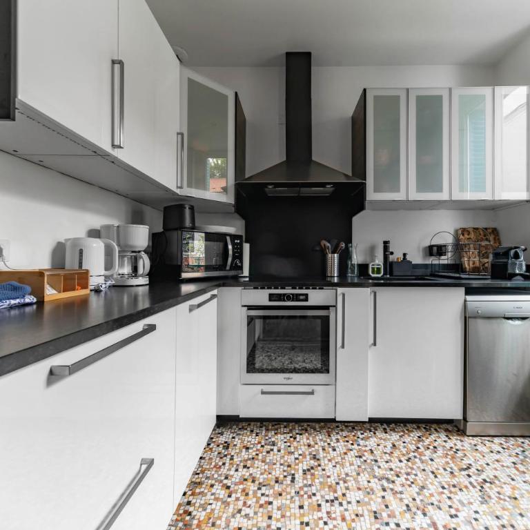 Très Grande Maison Germot - Jusqu'à 18 personnes - Maison 7 Chambres - 19