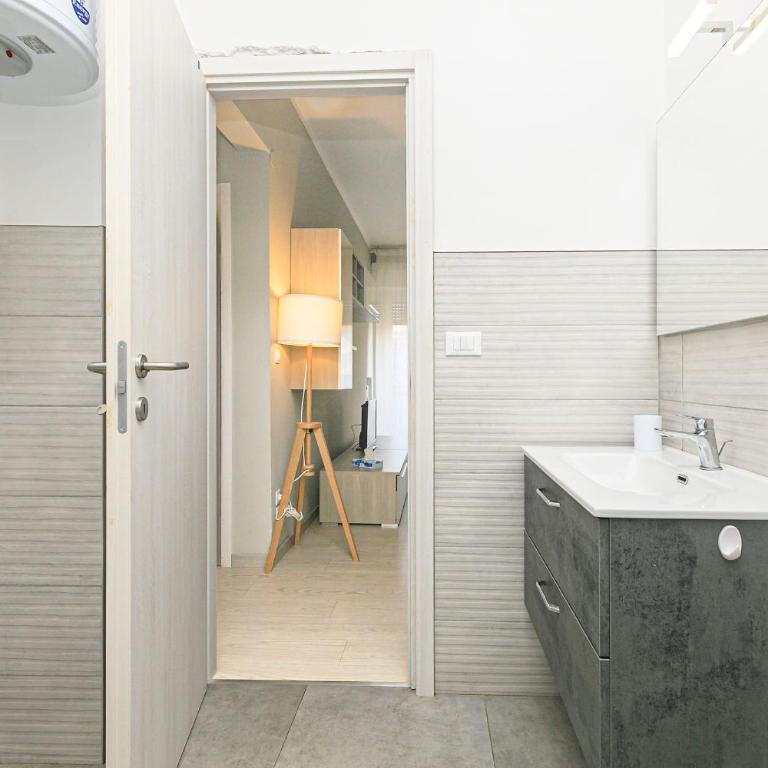 Apartments in Palazzo San Paolo with balconies by ML WHITE HOUSE - Appartamento con 2 Camere da Letto e Balcone - 5