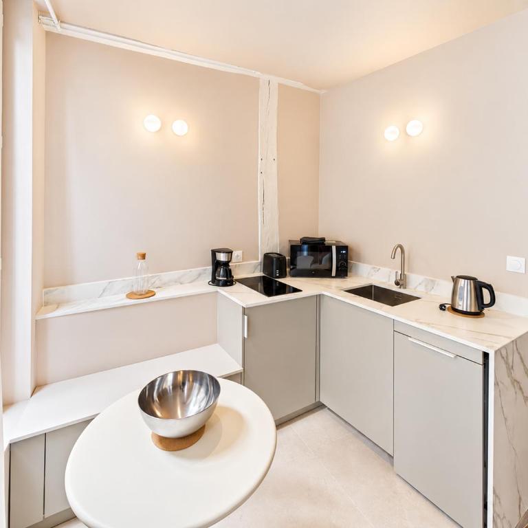Maison LARIVEY 21 - Studio Apartment with One Double Bed - 9