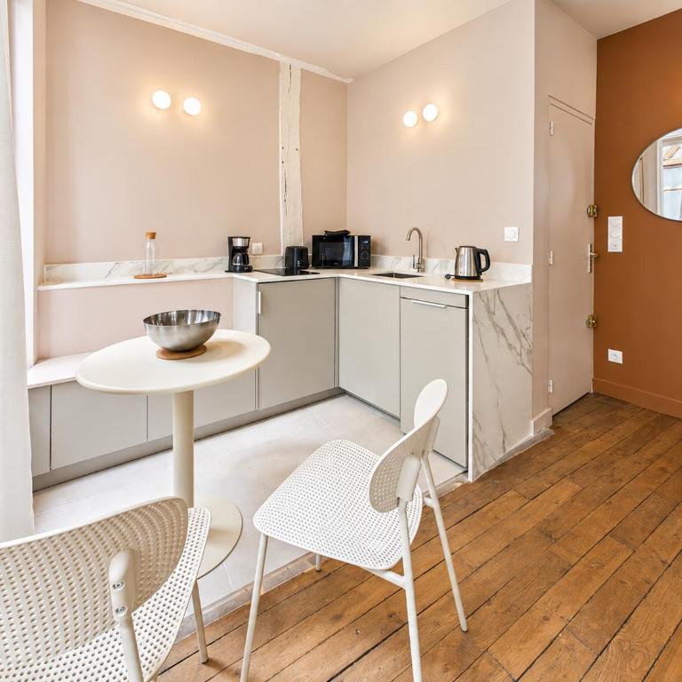 Maison LARIVEY 21 - Studio Apartment with One Double Bed - 10
