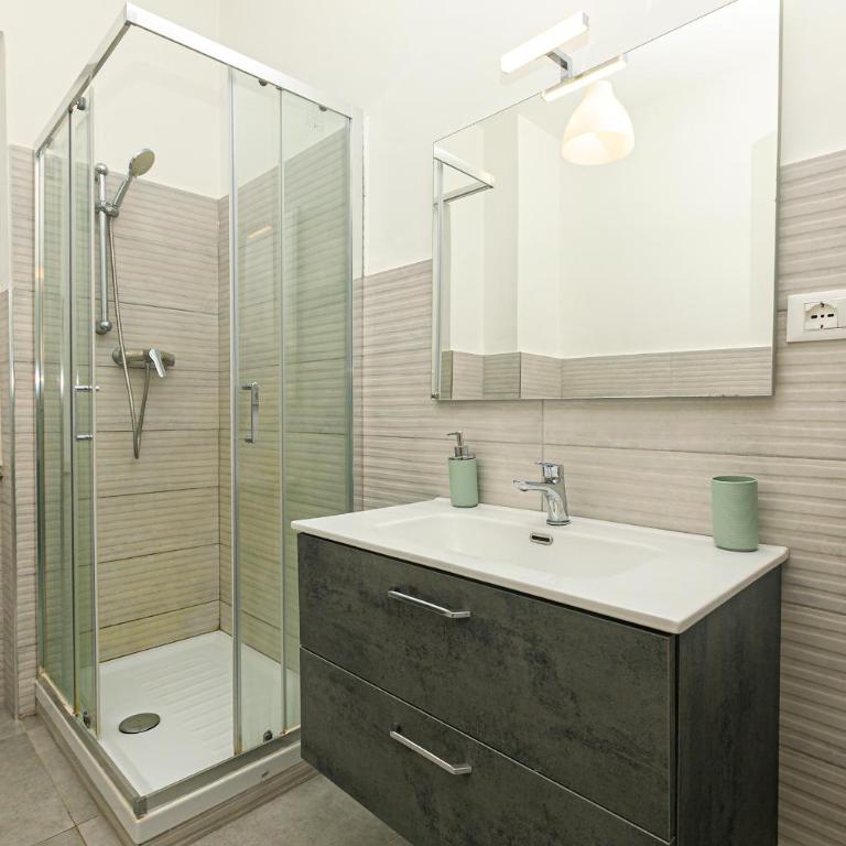 Apartments in Palazzo San Paolo with balconies by ML WHITE HOUSE - Appartamento Deluxe con 2 Camere da Letto e Balcone - 2
