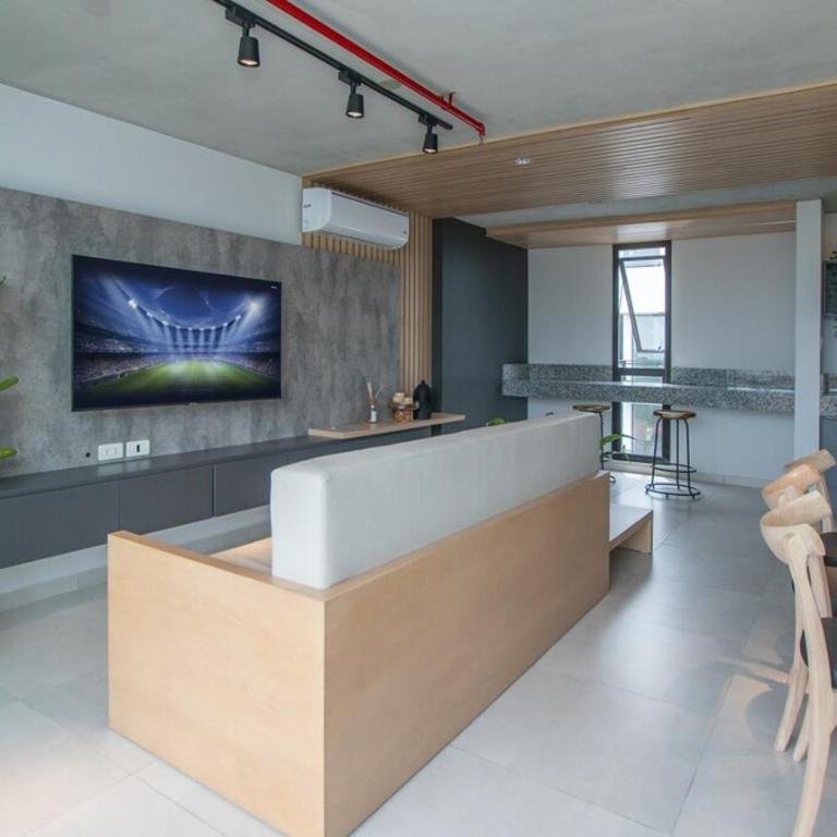 Corporate Oasis Balcony Workspace & Pool - Apartment - 35