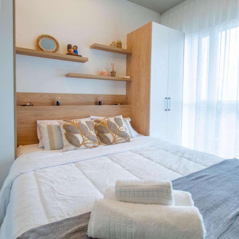 Skyline Luxury One BR in Petra Tower Pool & Views - Apartamento - 9