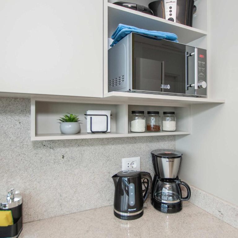 Skyline Luxury One BR in Petra Tower Pool & Views - Apartamento - 13