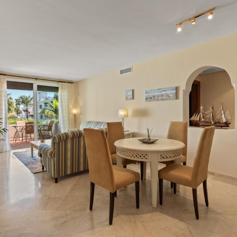 Tropical 2-Bed Apartment with Pool Views RDR586 - Two-Bedroom Apartment - 8