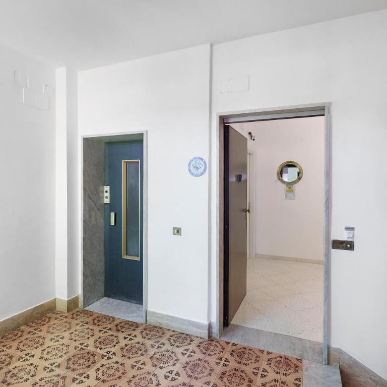 Anna & Roberto Suite Sorrento - Habitación Cuádruple con ducha - 25