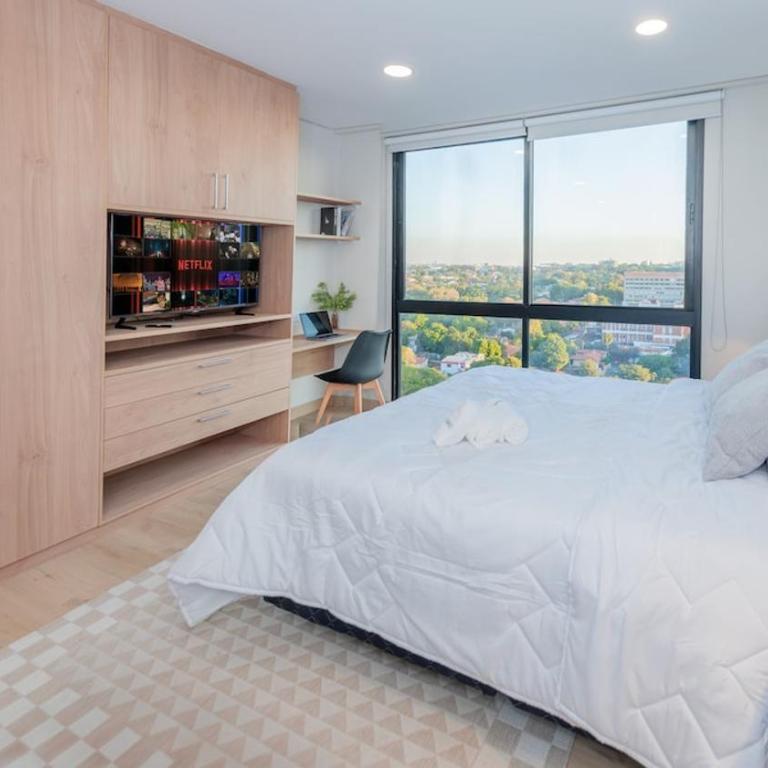 Modern Studio with Rooftop Pool City Views & WiFi - Apartamento - 1