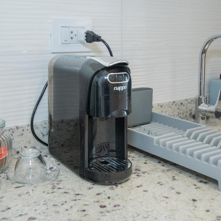 Modern Studio with Rooftop Pool Gym & 200 Mbps WiFi - Apartamento - 11