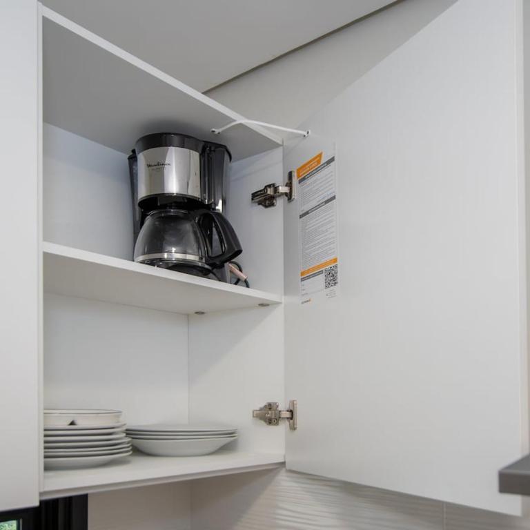 Stylish One-Bedroom Near Top Malls with Pool&Gym - Apartamento - 9