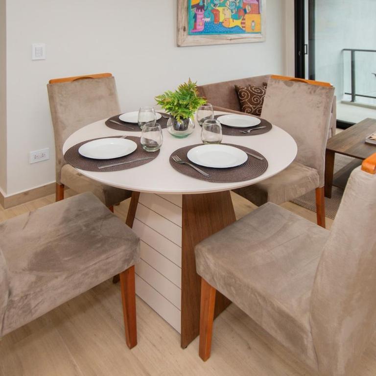 Stylish One-Bedroom Near Top Malls with Pool&Gym - Apartamento - 3