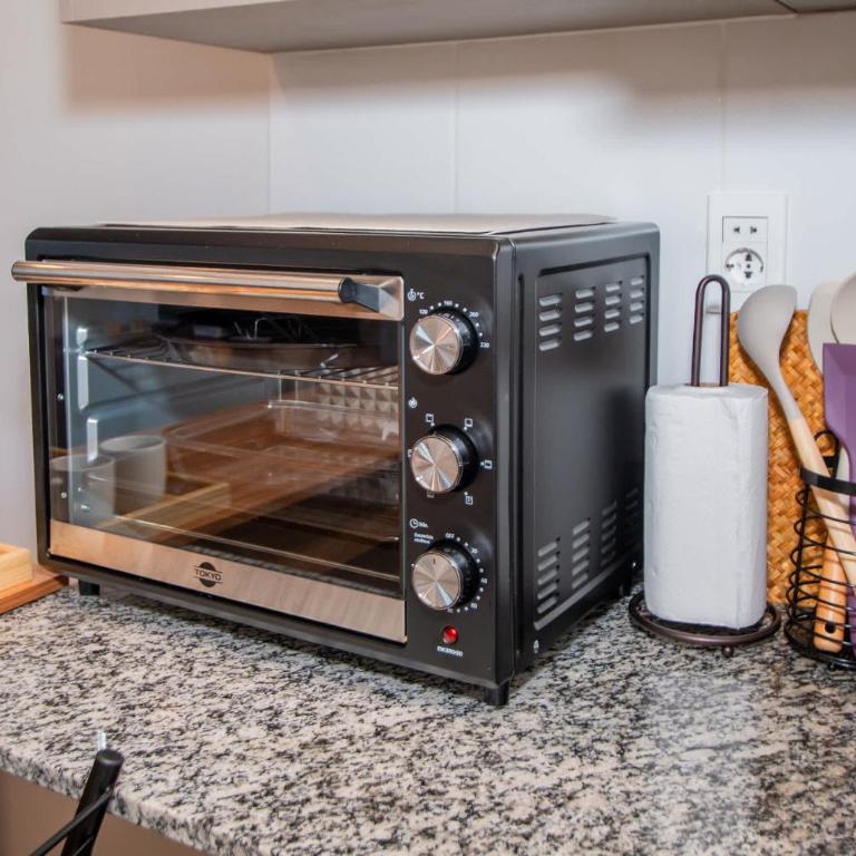 Spacious One-Bedroom Near Shopping and Dining - Apartamento - 18