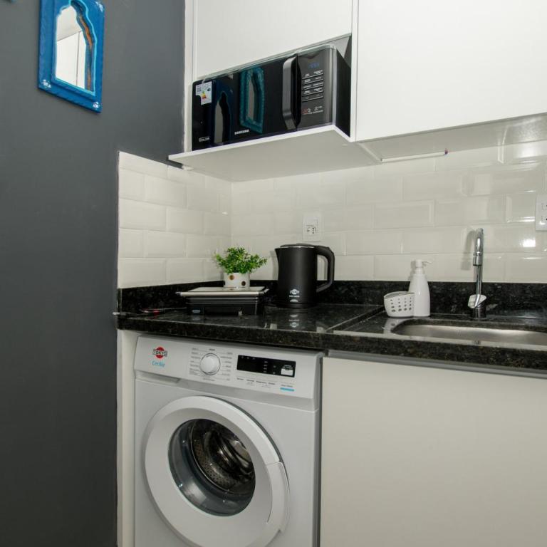 Business Stay with Fast Wi-Fi Pool and Workspace - Apartamento - 24