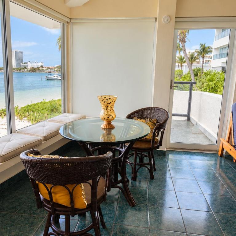 Casa Playa en Zona Hotelera de Cancún - One-Bedroom Apartment with Sea View and Balcony - 4