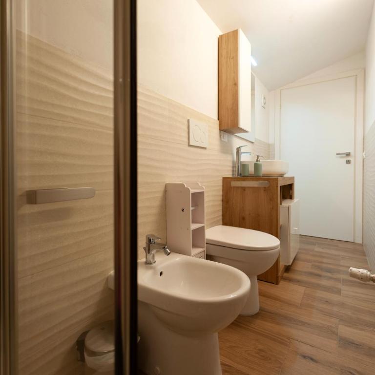 Duomo 10 minuti - 2 camere - Ascensore - Appartamento con 2 Camere da Letto - 17