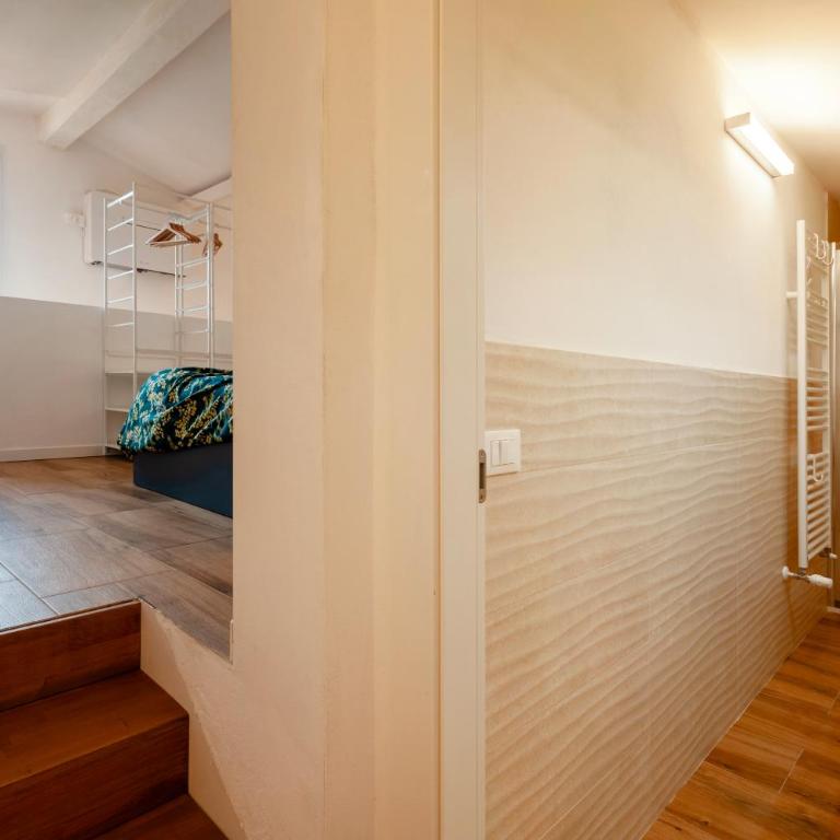 Duomo 10 minuti - 2 camere - Ascensore - Appartamento con 2 Camere da Letto - 26
