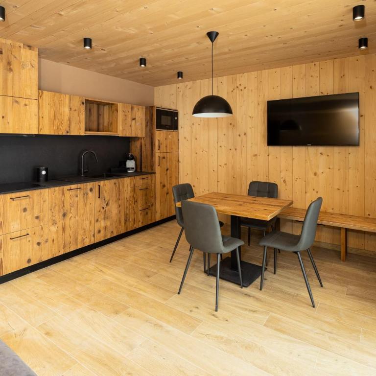 Leba House - One-Bedroom Apartment with Garden - 4