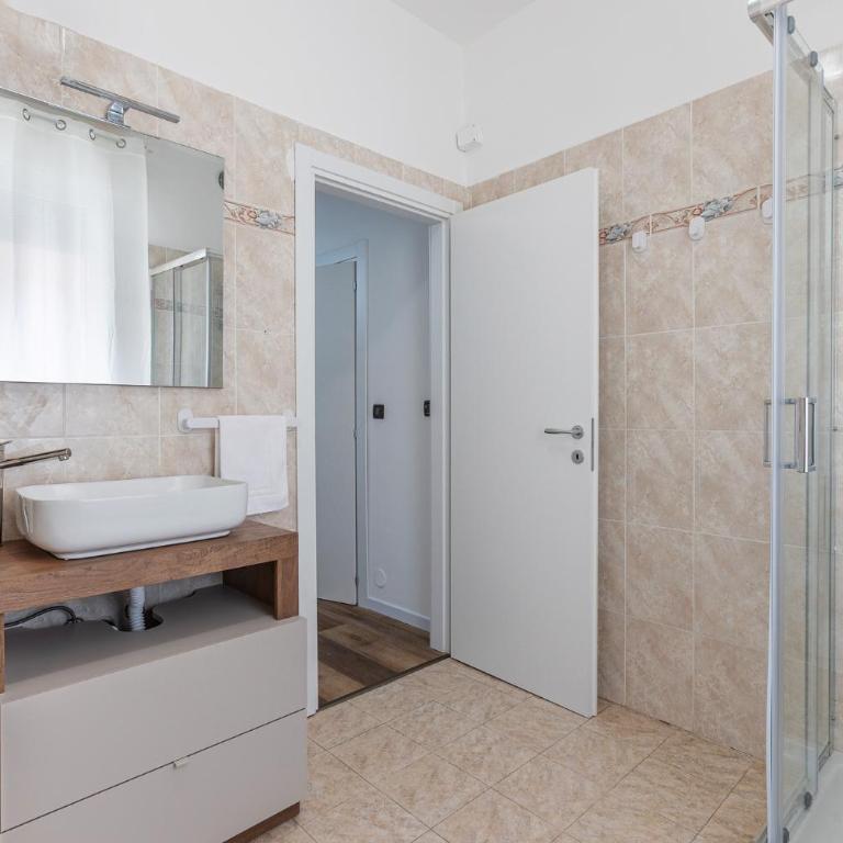 GuestHost - Bright Apartment in Ferrara Center - Appartamento con 3 Camere da Letto - 4