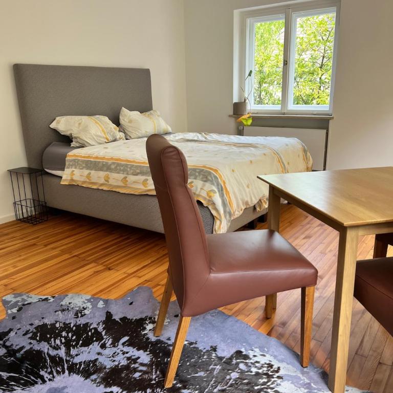 Bright Room with Gym & Balcony near Westpark - Apartamento de 1 dormitorio - 1