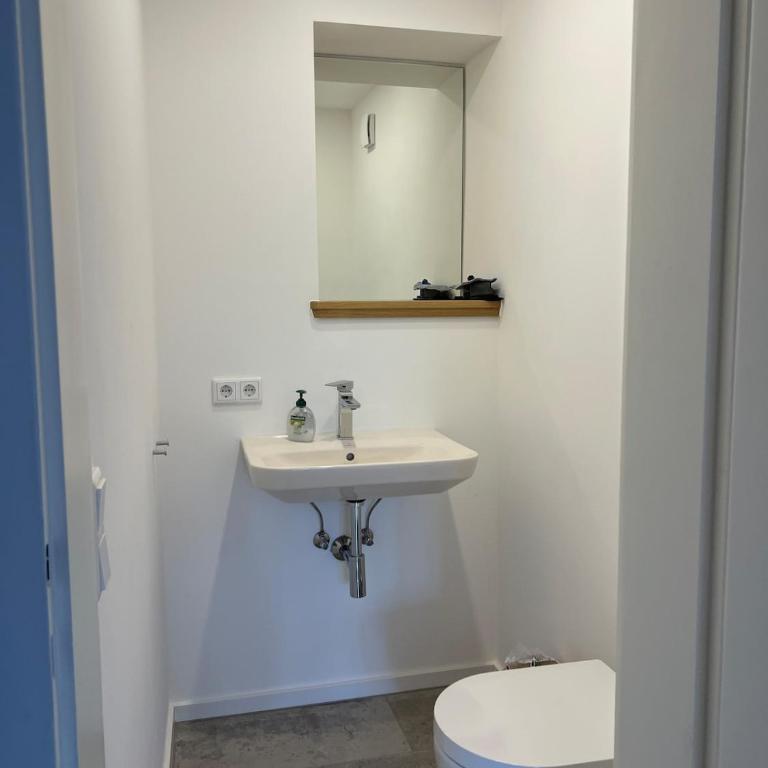 Bright Room with Gym & Balcony near Westpark - Apartamento de 1 dormitorio - 13