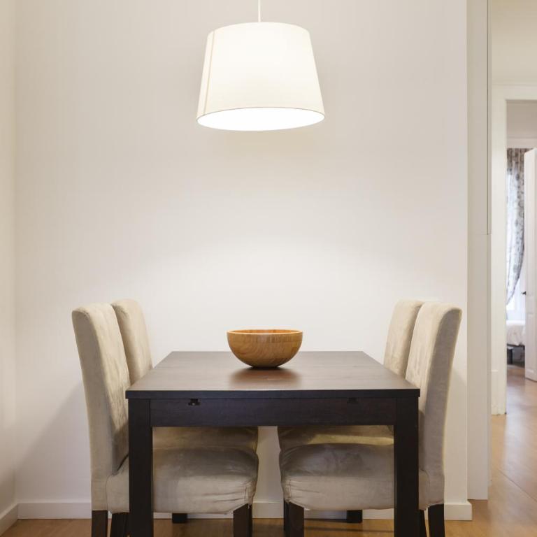 Barcelona Just Like Home - Two-Bedroom Apartment - First Floor - 3