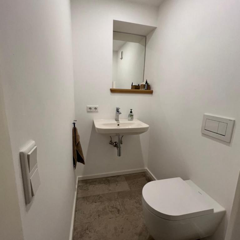 Bright Room with Gym & Balcony near Westpark - Apartamento de 1 dormitorio - 3