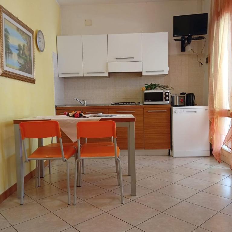 Dina/Viel - Two-Bedroom Bungalow - 6