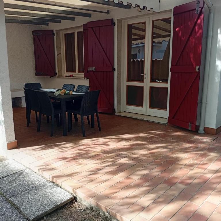 Dina/Viel - Two-Bedroom Bungalow - 11