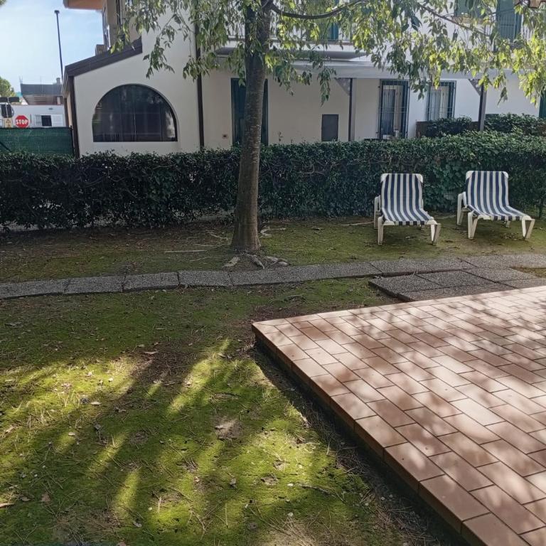 Dina/Viel - Two-Bedroom Bungalow - 15