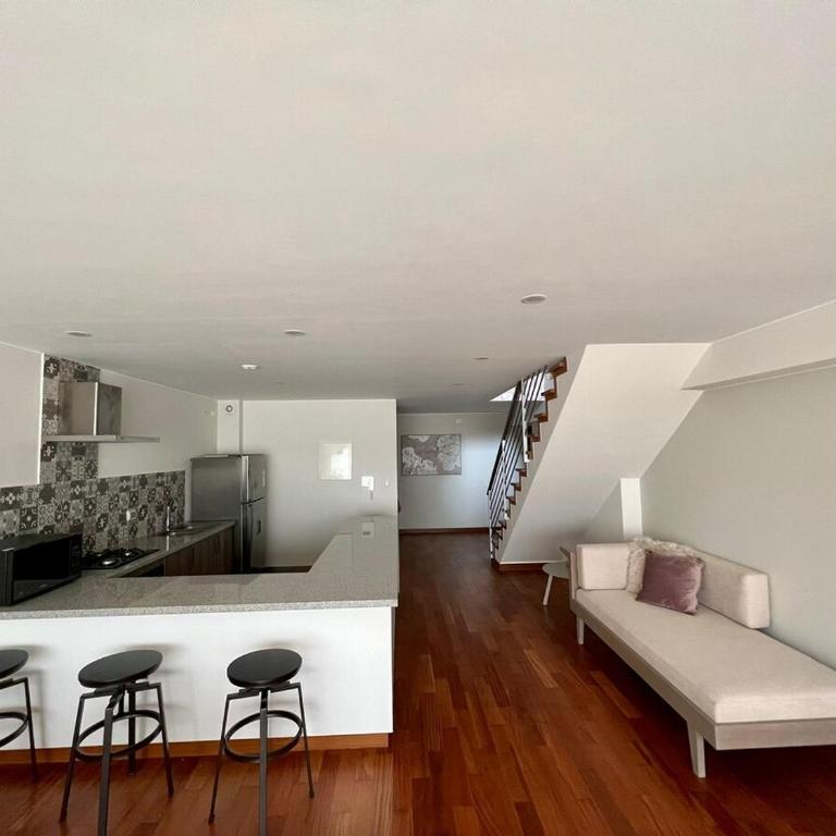 Walk to Larcomar Peaceful 7th Floor Flat AC - Apartamento - 2 niveles - 4